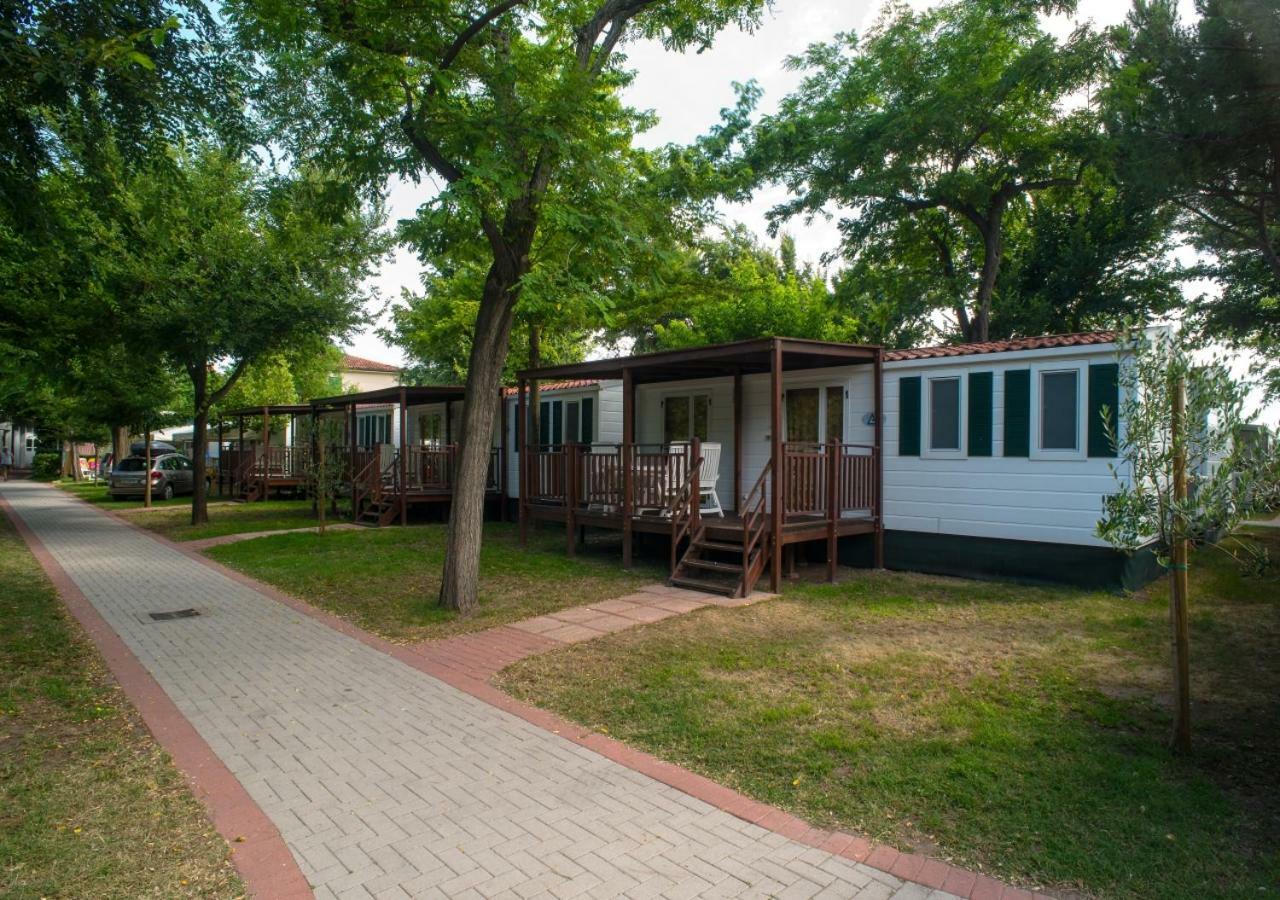 Villa Al Mare Camping - 4 Stelle 卡瓦利诺 外观 照片